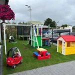 Comfortable Homes With Air Conditioning Holiday home Dabki